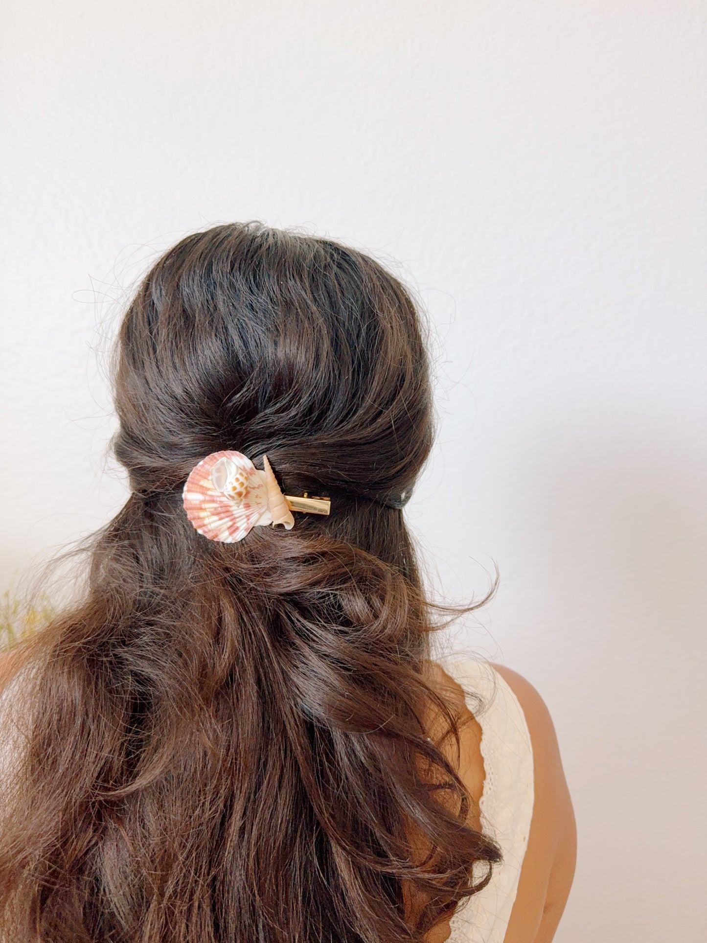 Solana Shell Hair Clip