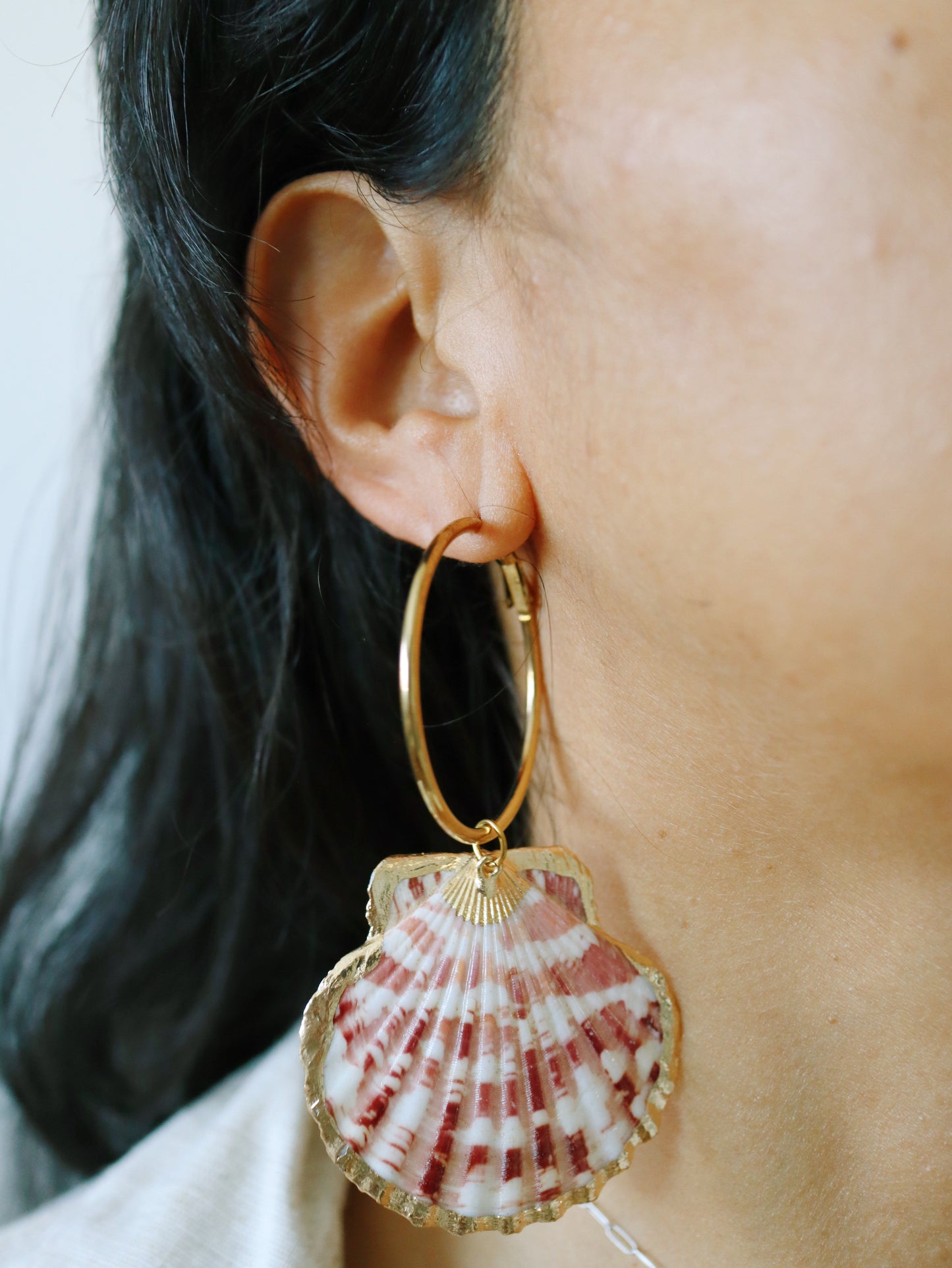 Marimar Shell Hoops