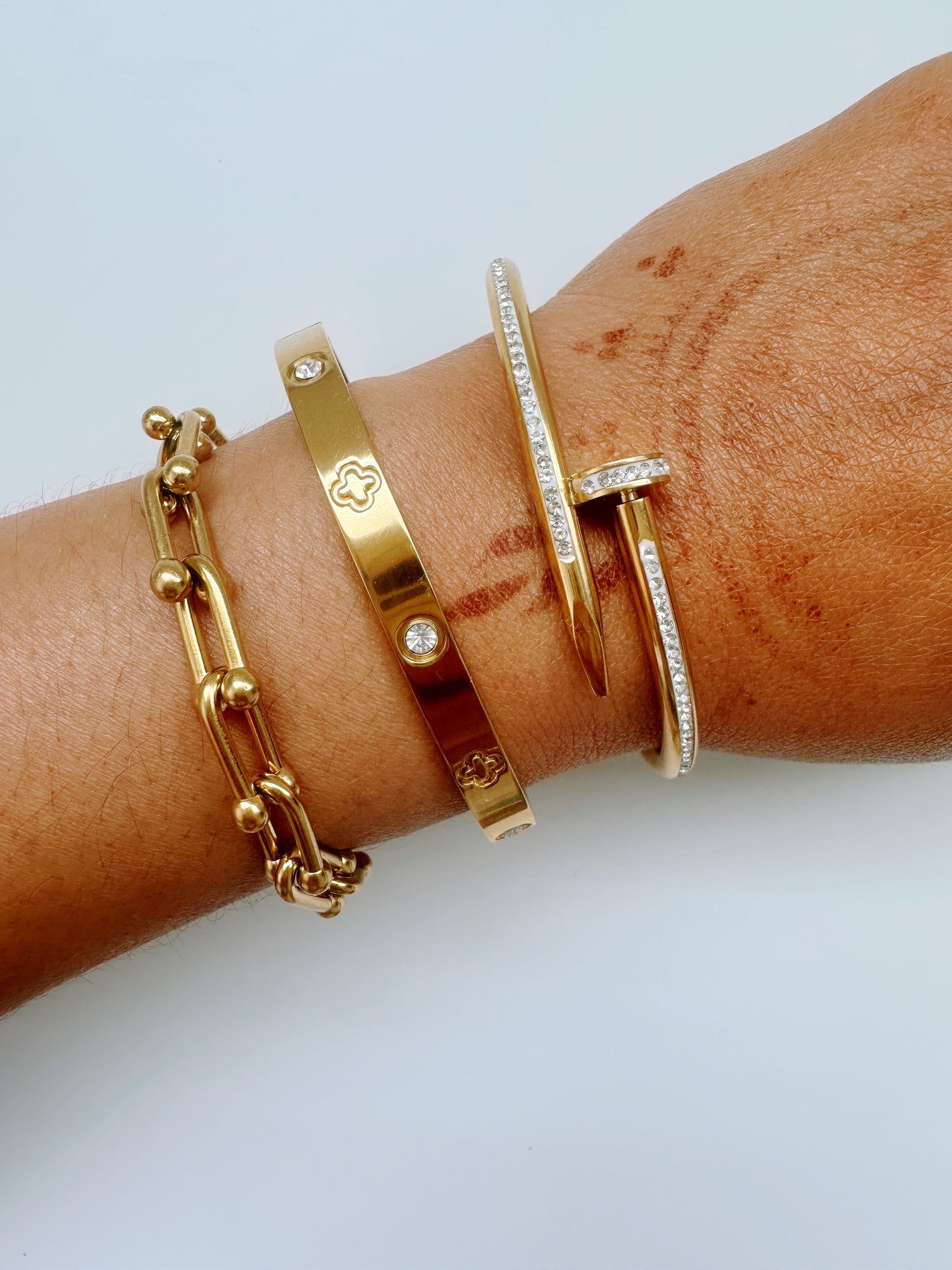 Lucille Gold Clover Bangle