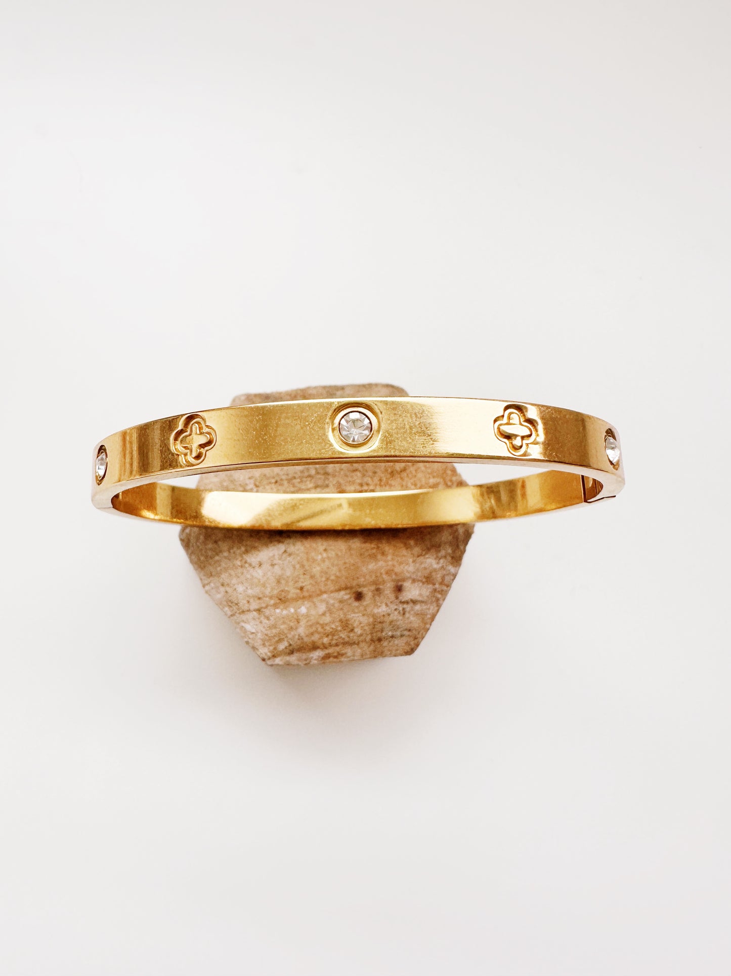 Lucille Gold Clover Bangle