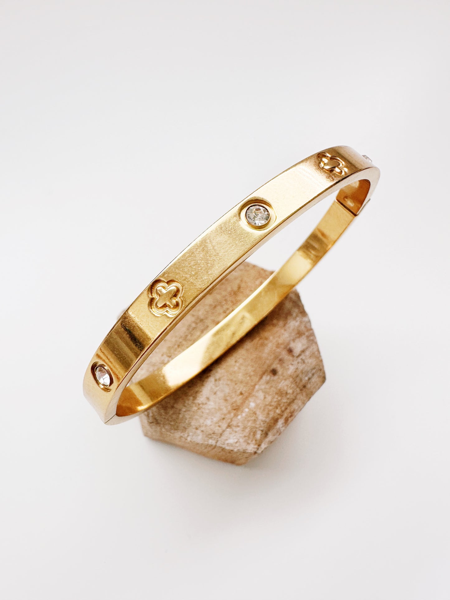 Lucille Gold Clover Bangle