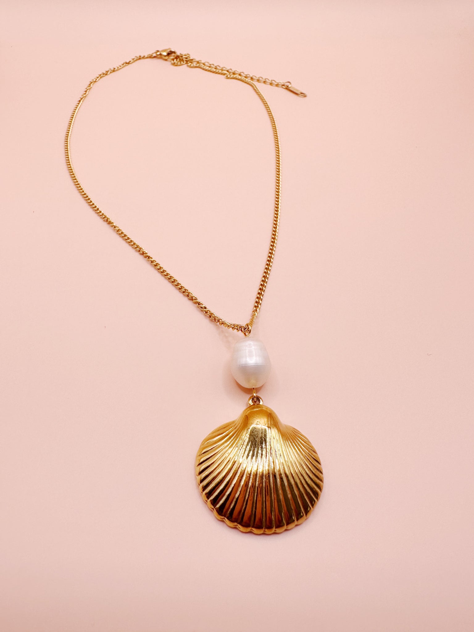 Shelly Pearl Necklace