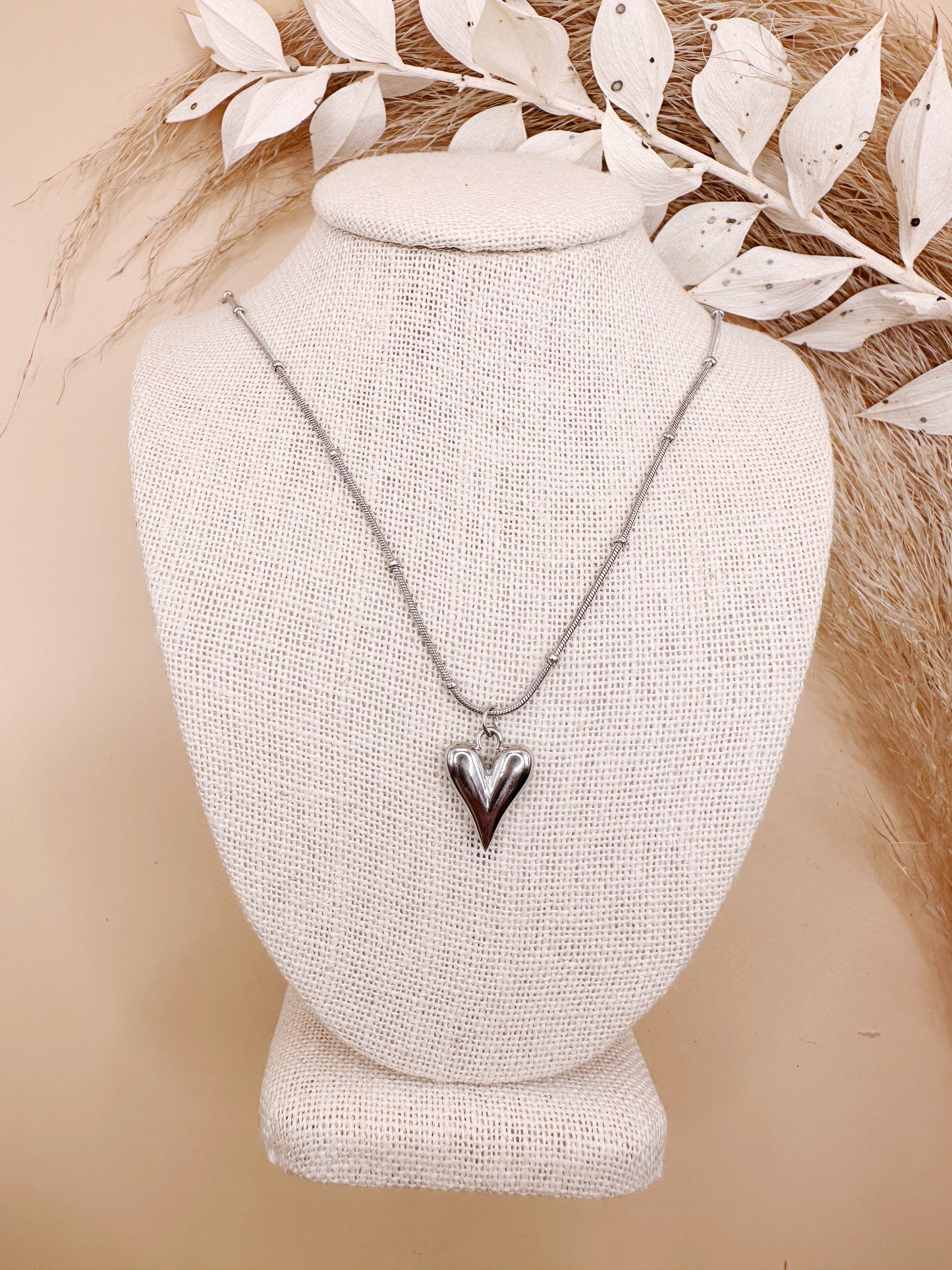 Amor Necklace