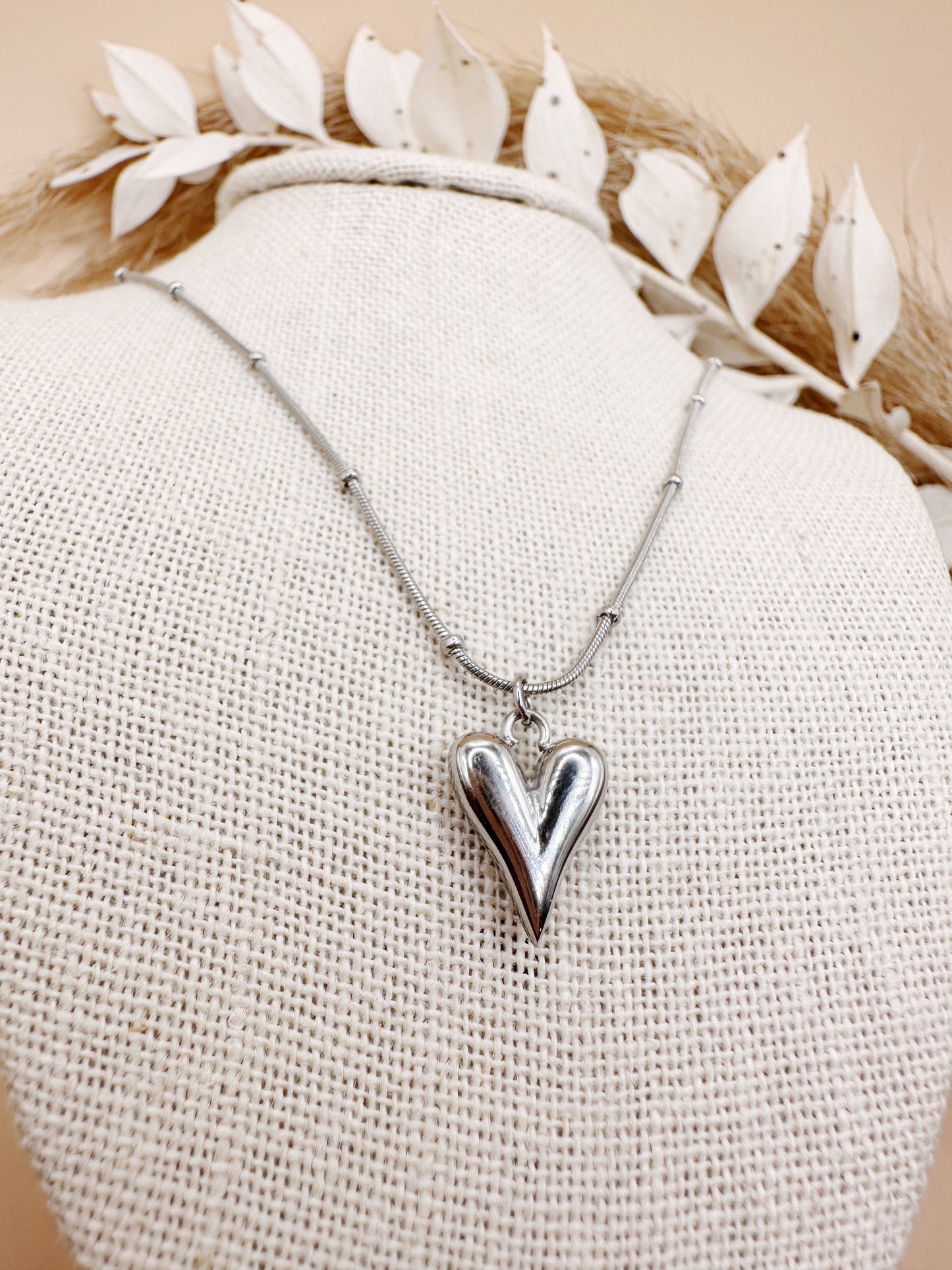 Amor Necklace